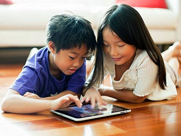 Trẻ em tiếp xúc nhiều với những sản phẩm công nghệ