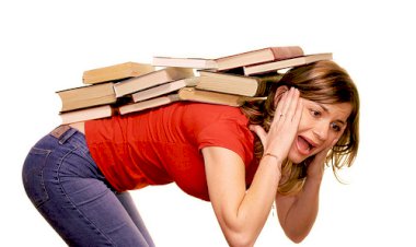 Tư thế đúng khi mang vác vật nặng trong lao động