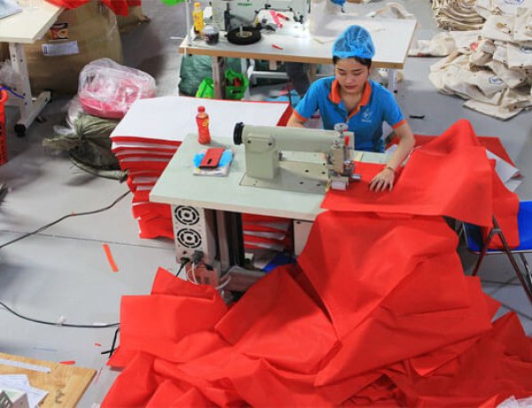 Sáng tạo và chất lượng từ xưởng may túi vải không dệt - Đối tác lý tưởng cho sản xuất túi vải không dệt