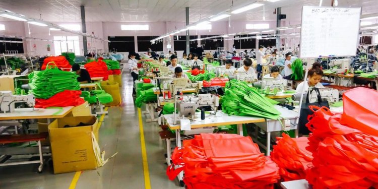 Sáng tạo và chất lượng từ xưởng may túi vải không dệt - Đối tác lý tưởng cho sản xuất túi vải không dệt