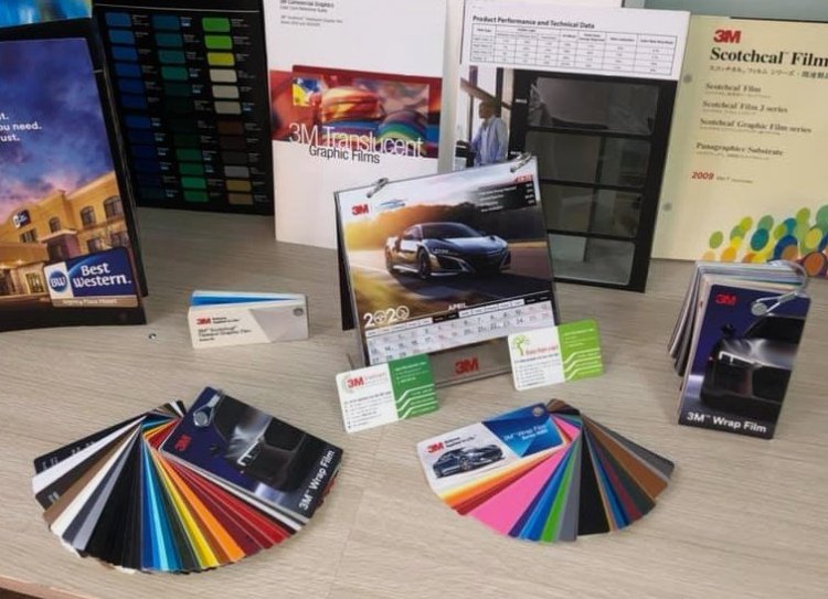 Tư vấn chọn màu decal 3M hợp phong thủy cho cửa hàng